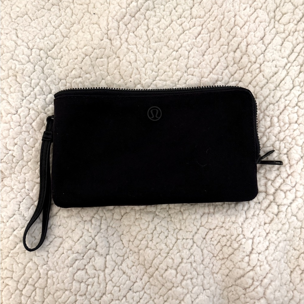 Lululemon wallet